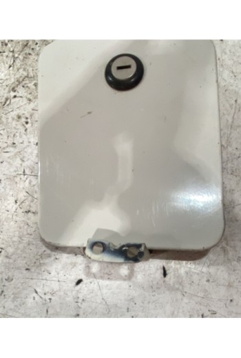 Sportellino carburante land...