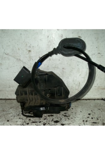 Serratura anteriore destra...